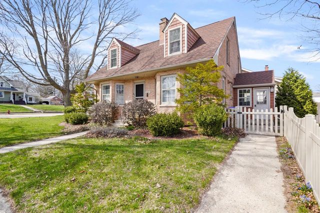 620 73rd STREET, Kenosha, WI 53143