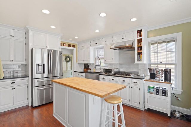 620 73rd STREET, Kenosha, WI 53143