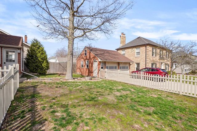 620 73rd STREET, Kenosha, WI 53143