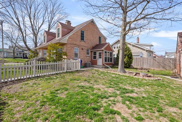 620 73rd STREET, Kenosha, WI 53143