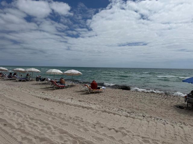 2076 S Ocean Drive 207, Hallandale Beach, FL 33009