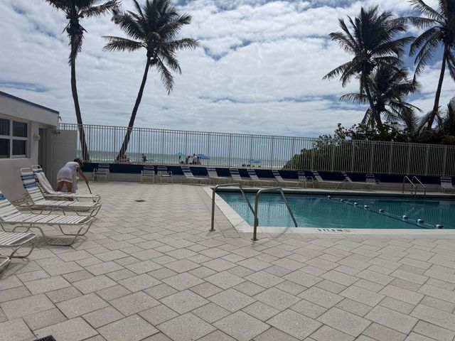 2076 S Ocean Drive 207, Hallandale Beach, FL 33009