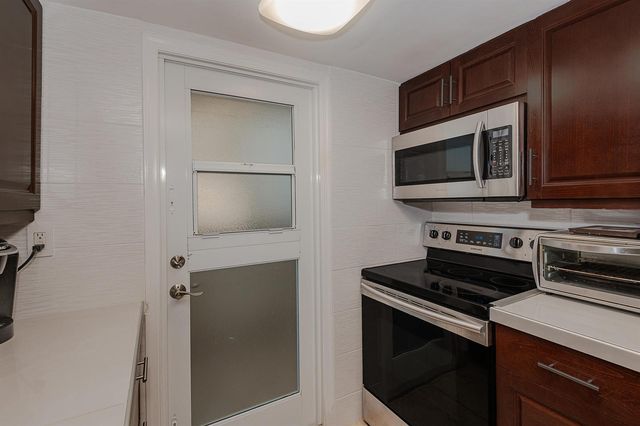 2076 S Ocean Drive 207, Hallandale Beach, FL 33009