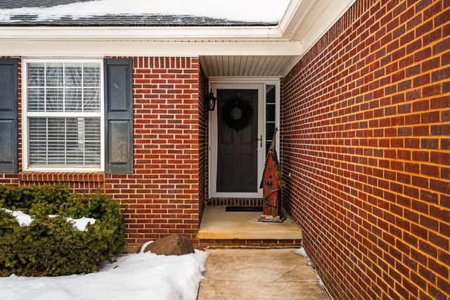 9417 Sandlewood Drive, Whitmore Lake, MI 48189