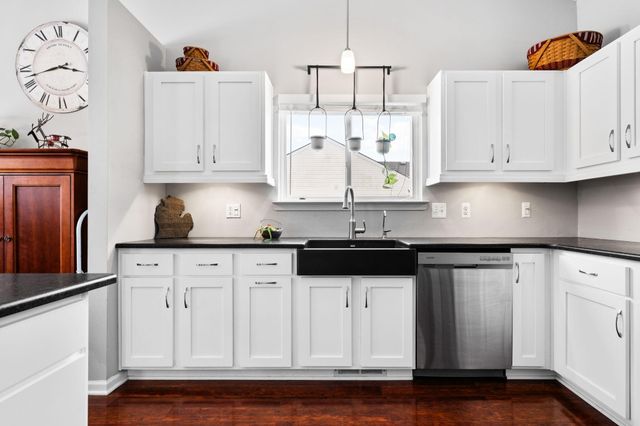 9417 Sandlewood Drive, Whitmore Lake, MI 48189