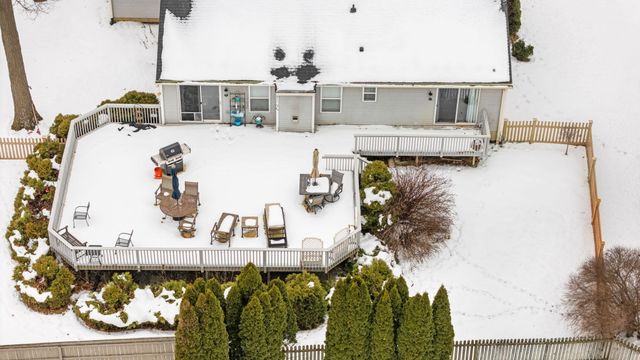 9417 Sandlewood Drive, Whitmore Lake, MI 48189