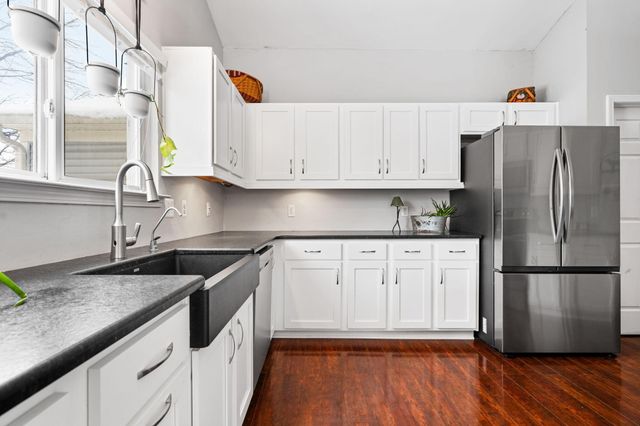 9417 Sandlewood Drive, Whitmore Lake, MI 48189