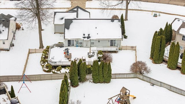 9417 Sandlewood Drive, Whitmore Lake, MI 48189