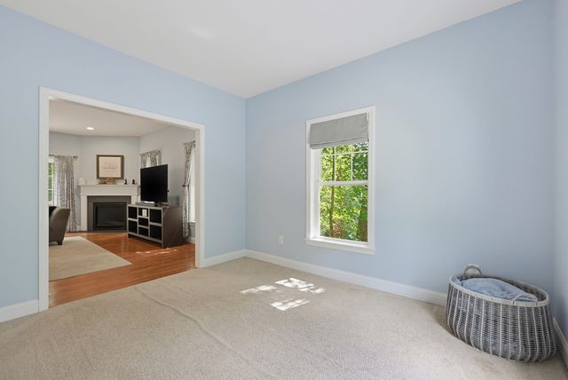 90 Greene St, Hopedale, MA 01747