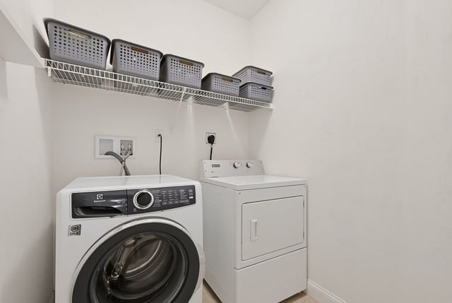 90 Greene St, Hopedale, MA 01747