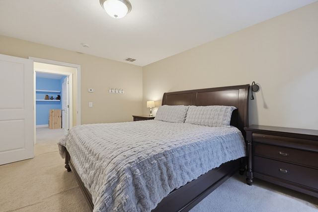 90 Greene St, Hopedale, MA 01747