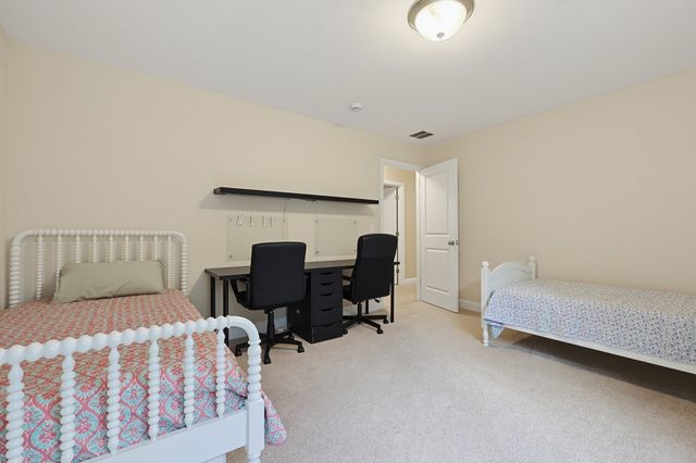 90 Greene St, Hopedale, MA 01747