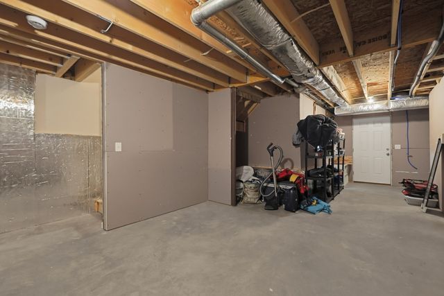 90 Greene St, Hopedale, MA 01747