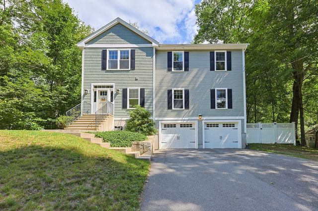 90 Greene St, Hopedale, MA 01747