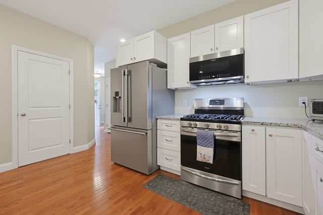 90 Greene St, Hopedale, MA 01747