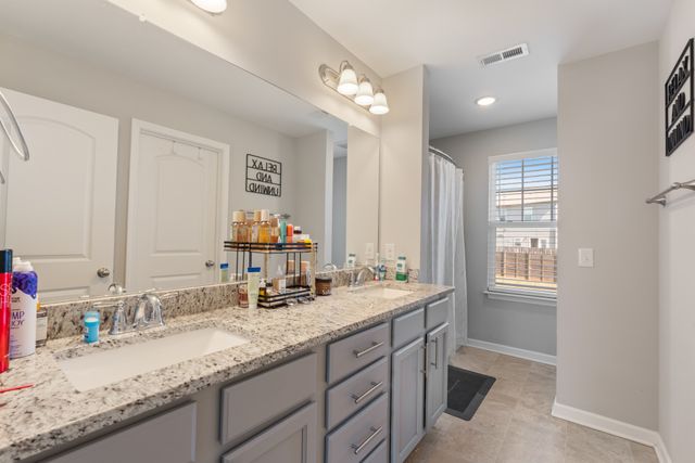 714 Monarchos Bnd, Burns, TN 37029