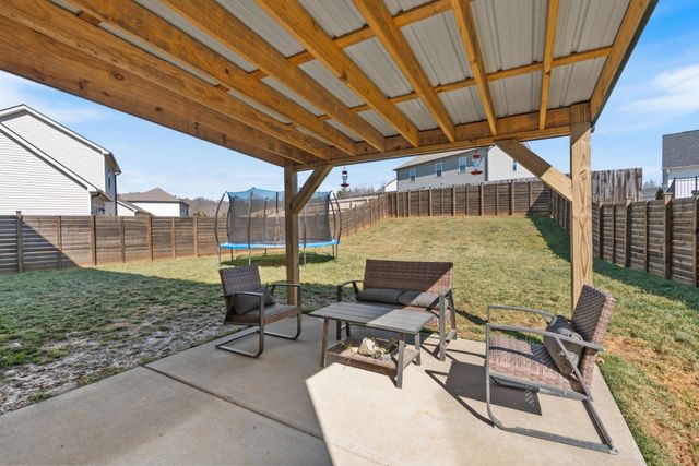 714 Monarchos Bnd, Burns, TN 37029