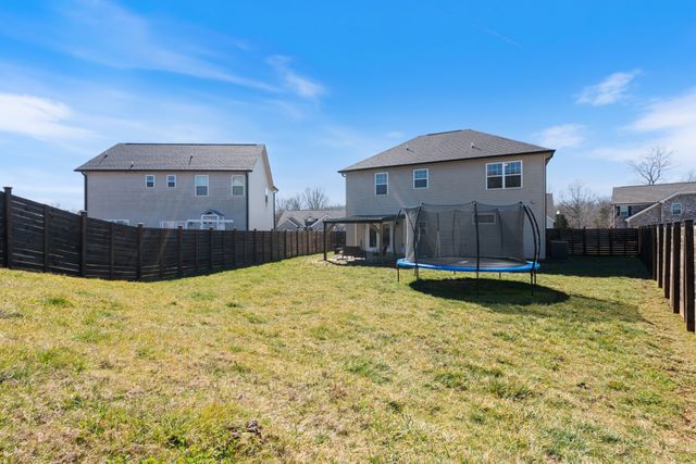 714 Monarchos Bnd, Burns, TN 37029