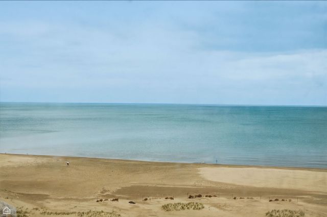 5801 N Sheridan Road 7B, Chicago, IL 60660