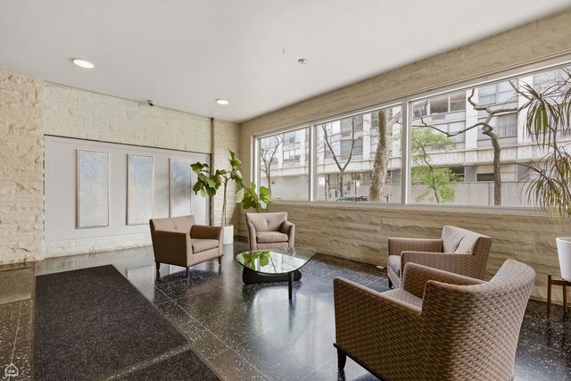 5801 N Sheridan Road 7B, Chicago, IL 60660