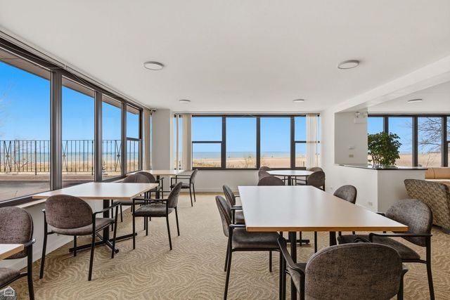 5801 N Sheridan Road 7B, Chicago, IL 60660