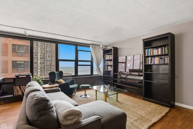 5801 N Sheridan Road 7B, Chicago, IL 60660