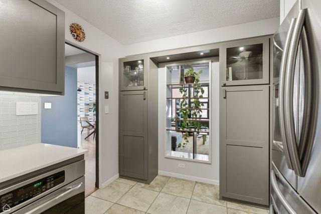 5801 N Sheridan Road 7B, Chicago, IL 60660