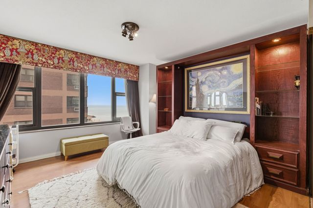 5801 N Sheridan Road 7B, Chicago, IL 60660