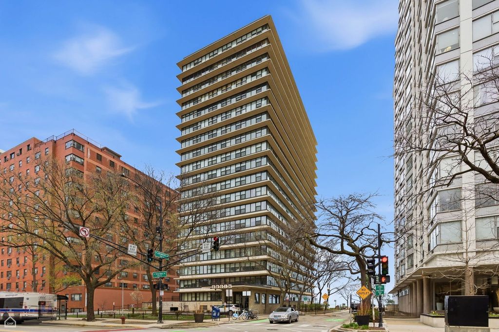 5801 N Sheridan Road 7B, Chicago, IL 60660