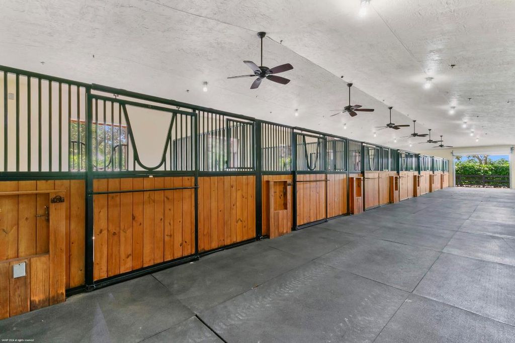 Image 2 of property listing at 14965 Oatland Court, Wellington, FL 33414