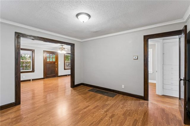 6132 Holmes Street, Kansas City, MO 64110
