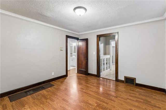 6132 Holmes Street, Kansas City, MO 64110