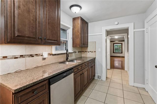 6132 Holmes Street, Kansas City, MO 64110