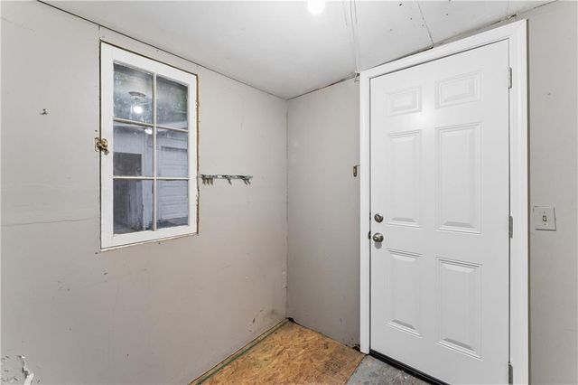 6132 Holmes Street, Kansas City, MO 64110