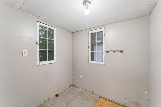 6132 Holmes Street, Kansas City, MO 64110