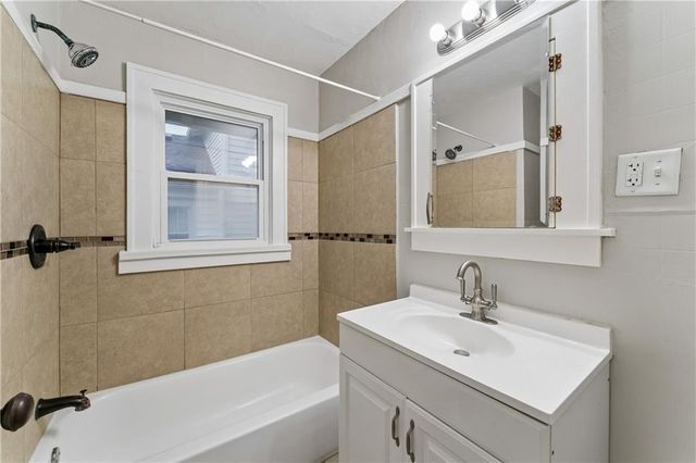 6132 Holmes Street, Kansas City, MO 64110