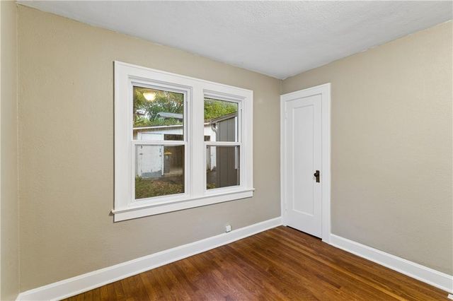 6132 Holmes Street, Kansas City, MO 64110