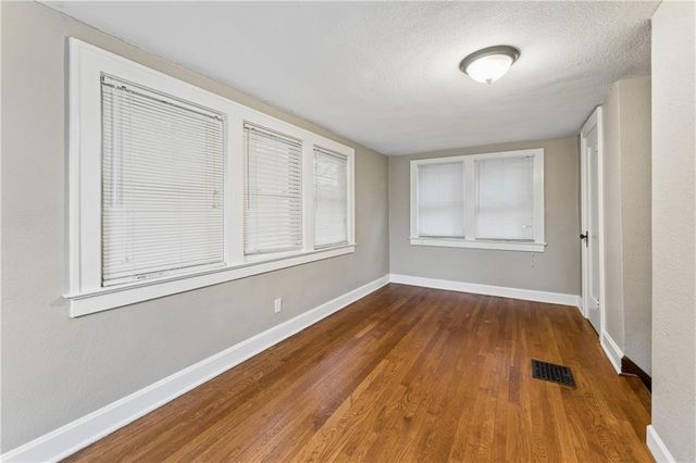 6132 Holmes Street, Kansas City, MO 64110