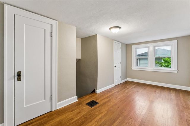 6132 Holmes Street, Kansas City, MO 64110