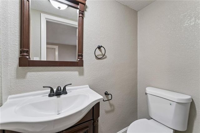 6132 Holmes Street, Kansas City, MO 64110