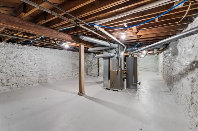 6132 Holmes Street, Kansas City, MO 64110