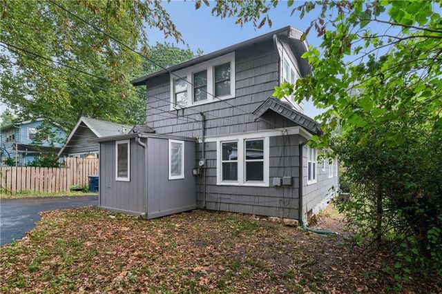 6132 Holmes Street, Kansas City, MO 64110