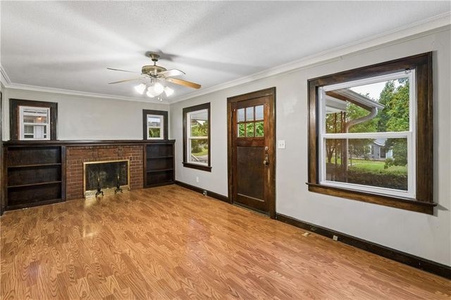 6132 Holmes Street, Kansas City, MO 64110