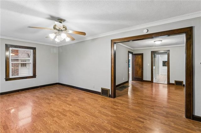 6132 Holmes Street, Kansas City, MO 64110
