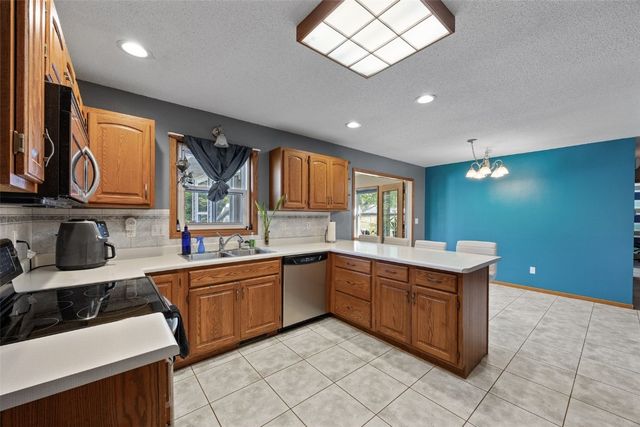 1010 North View Dr., Center Point, IA 52213