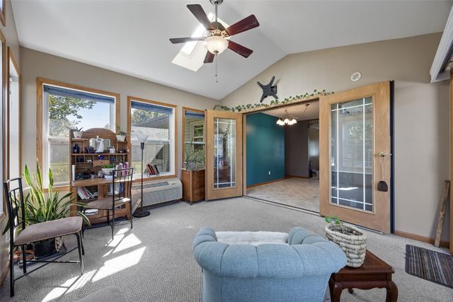 1010 North View Dr., Center Point, IA 52213