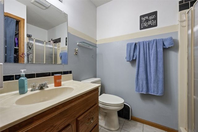 1010 North View Dr., Center Point, IA 52213