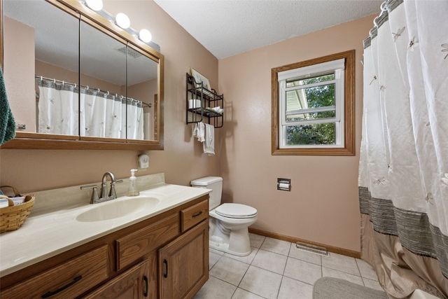 1010 North View Dr., Center Point, IA 52213