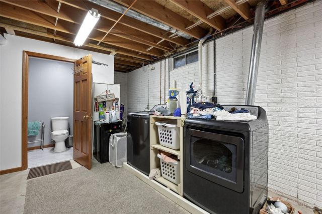 1010 North View Dr., Center Point, IA 52213