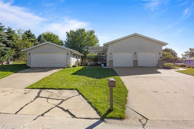 1010 North View Dr., Center Point, IA 52213
